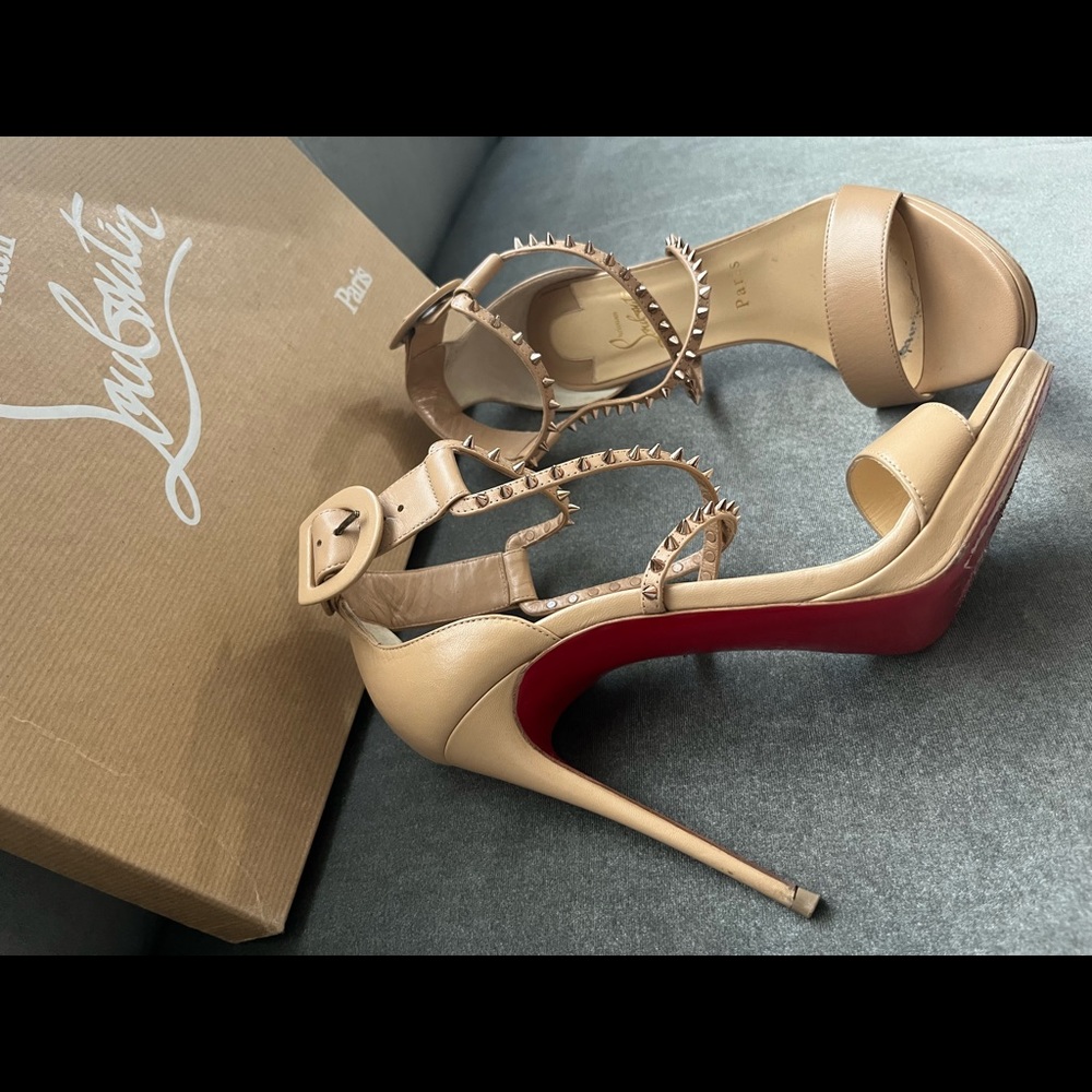 Christian Louboutin nude studded straps. Size 38.5 - Picture 8 of 8